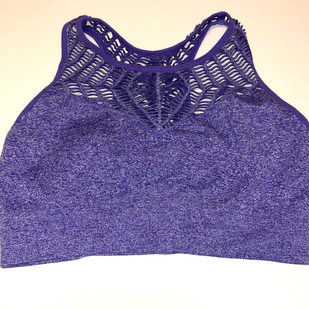 sports bra